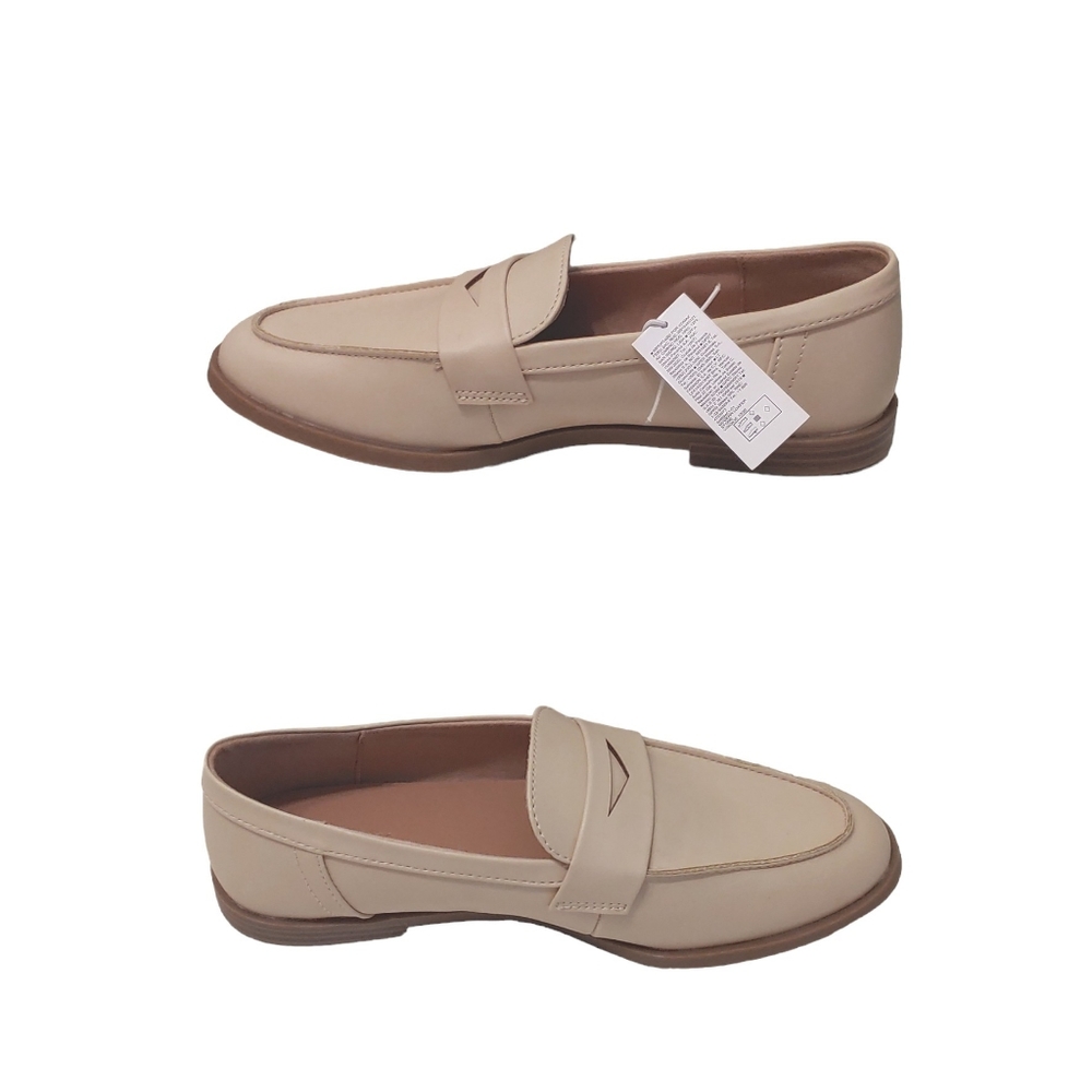 Old Navy Women faux leather tan slip on loafer flat streetwear Shoes size 9 NWT